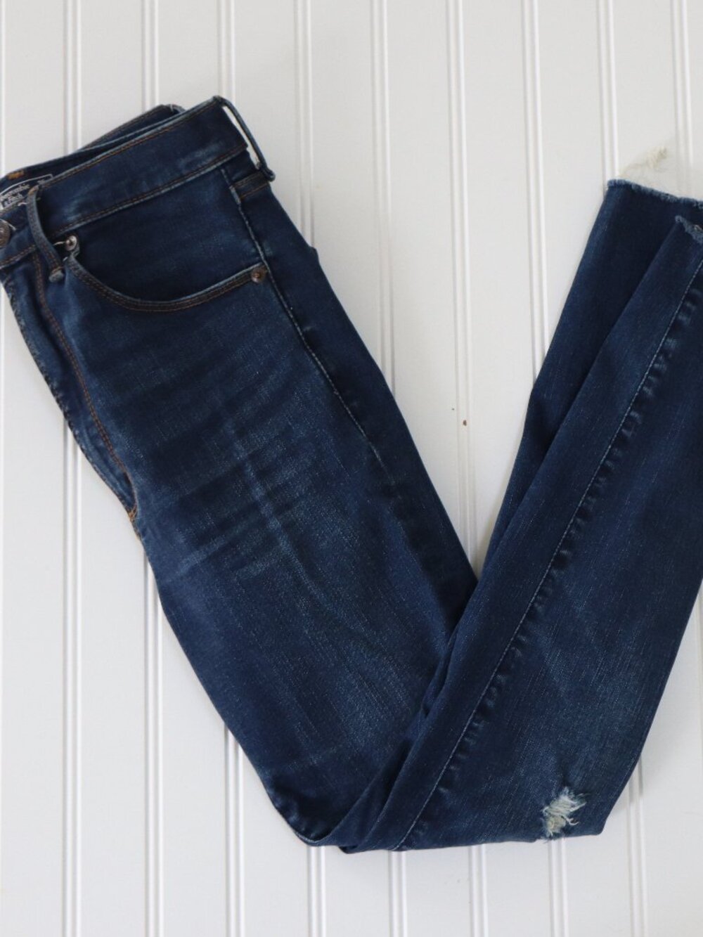 Abercrombie Ultra High Rise Super Skinny Jeans 26 2S Distressed